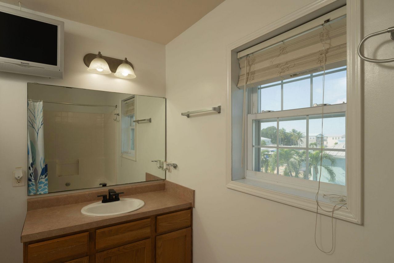 27 Avenue D, Key Largo, FL 33037 Photo