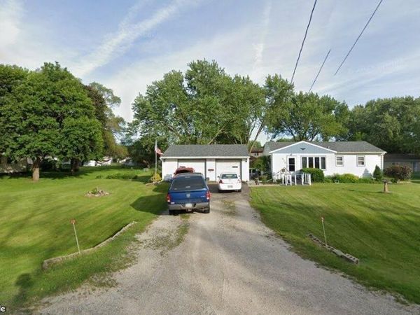 420 CRESTRIDGE Drive, Waterloo, IA 50702