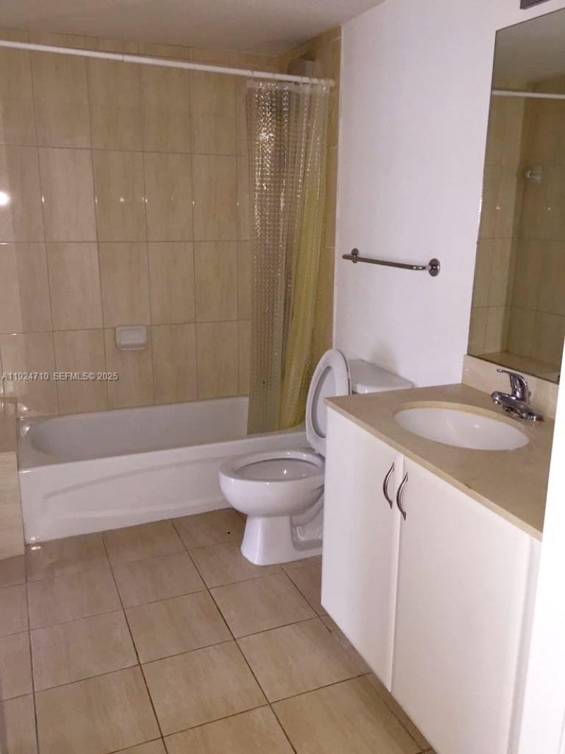 1750 N Bayshore Dr, Unit 5105, Miami, FL 33132 Photo