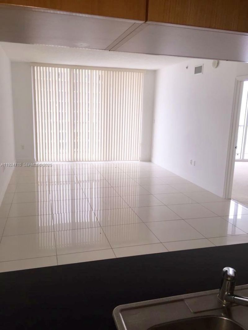 1750 N Bayshore Dr, Unit 5105, Miami, FL 33132 Photo