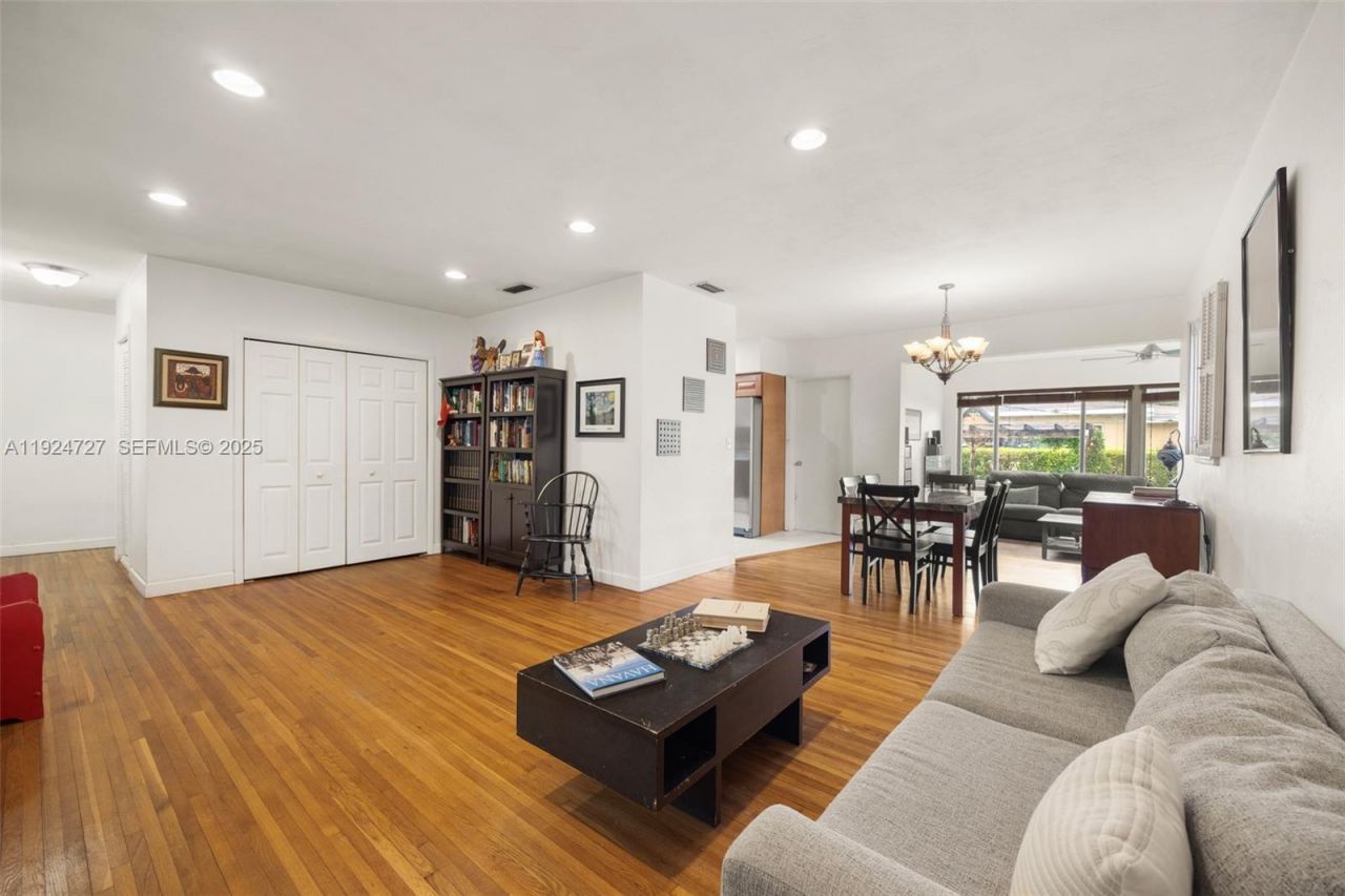 1420 SW 82nd Ave, Miami, FL 33144 Photo