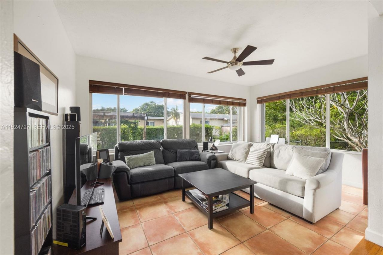 1420 SW 82nd Ave, Miami, FL 33144 Photo