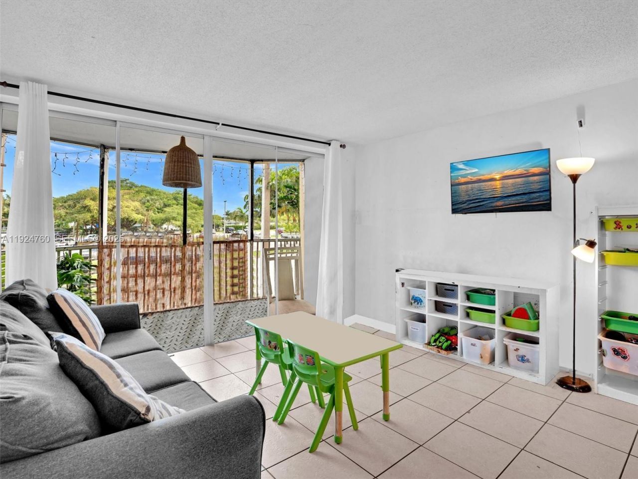 1780 NE 191st St, Unit 205-2, Miami, FL 33179 Photo