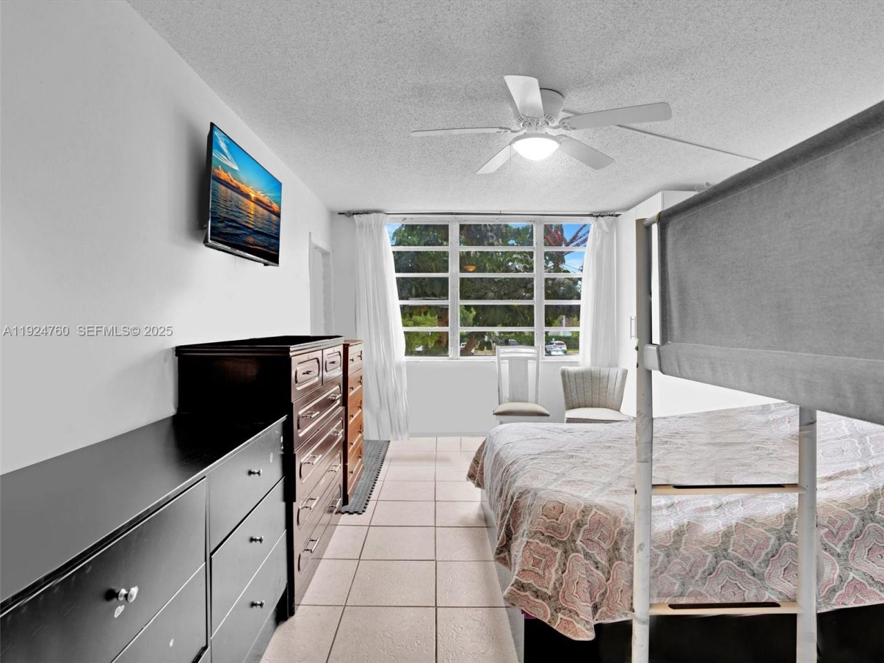 1780 NE 191st St, Unit 205-2, Miami, FL 33179 Photo