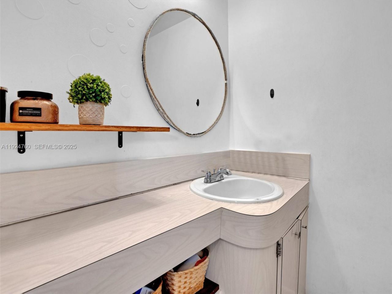 1780 NE 191st St, Unit 205-2, Miami, FL 33179 Photo