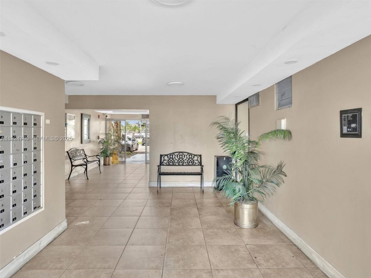 1780 NE 191st St, Unit 205-2, Miami, FL 33179 Photo