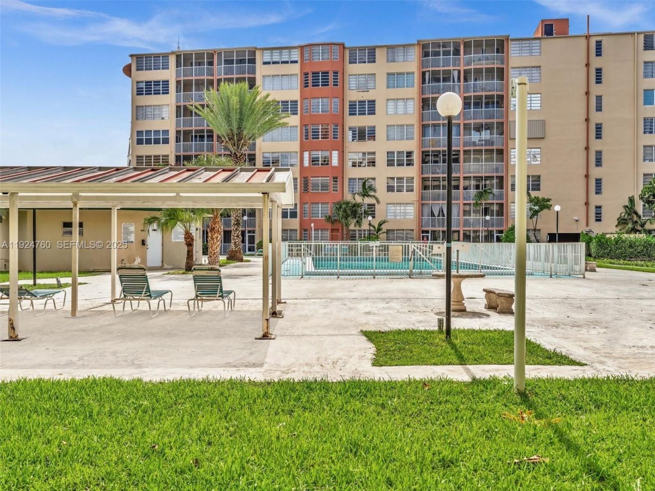 1780 NE 191st St, Unit 205-2, Miami, FL 33179 Photo