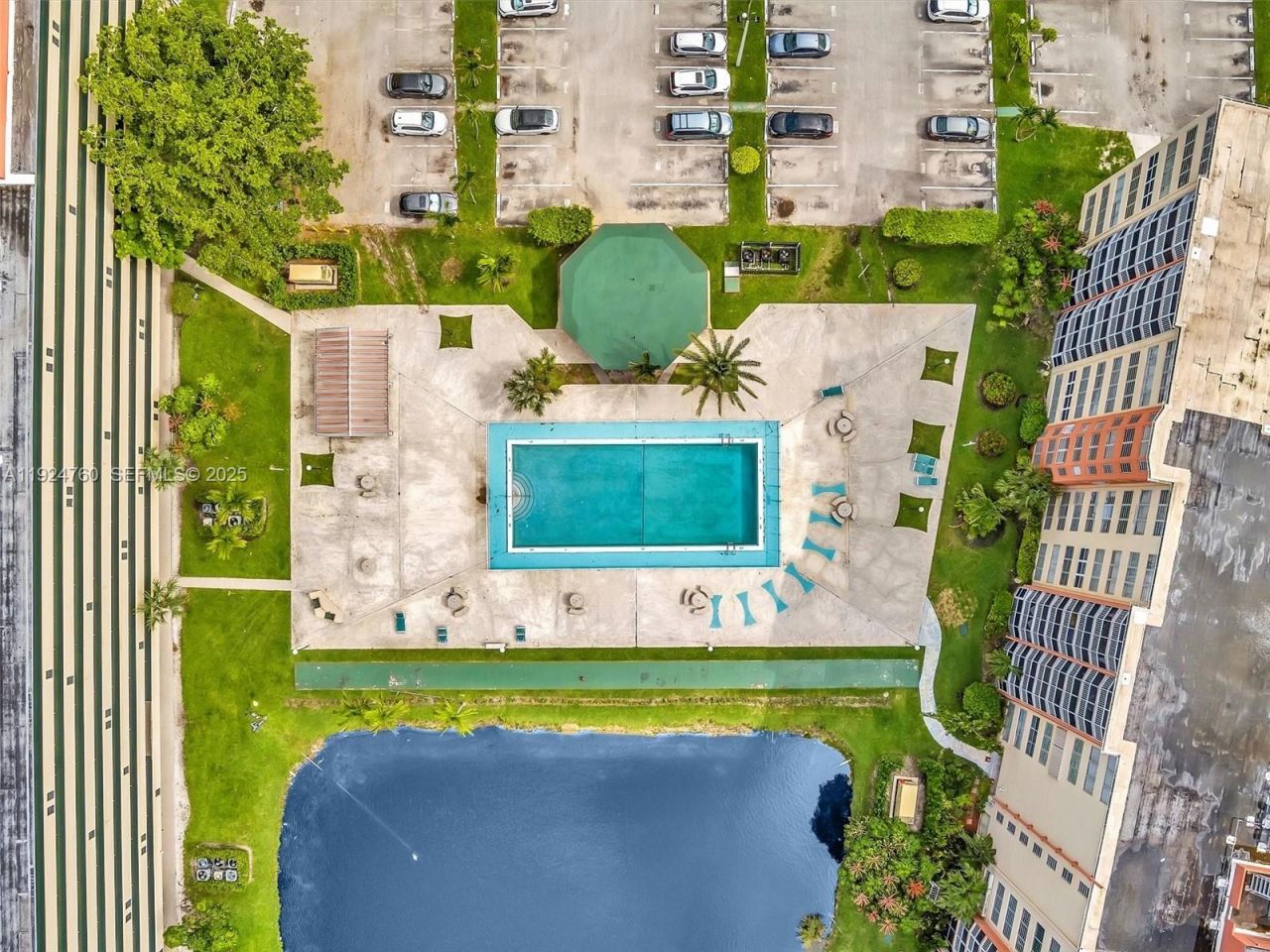 1780 NE 191st St, Unit 205-2, Miami, FL 33179 Photo