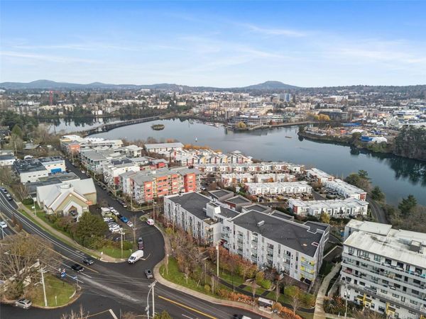 767 Tyee Rd, Unit 404, Victoria, BC V9A 0G5