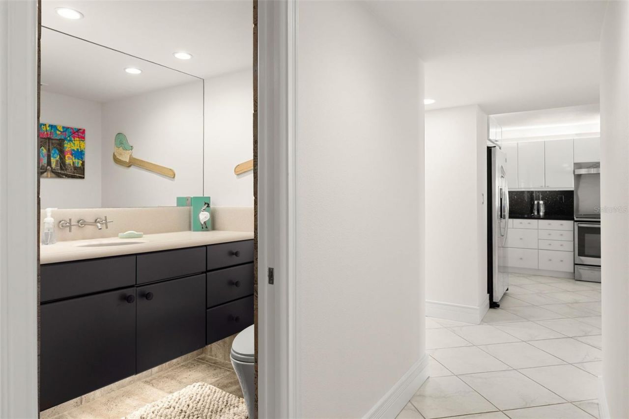 1750 Benjamin Franklin Drive, Unit 8D, Sarasota, FL 34236 Photo