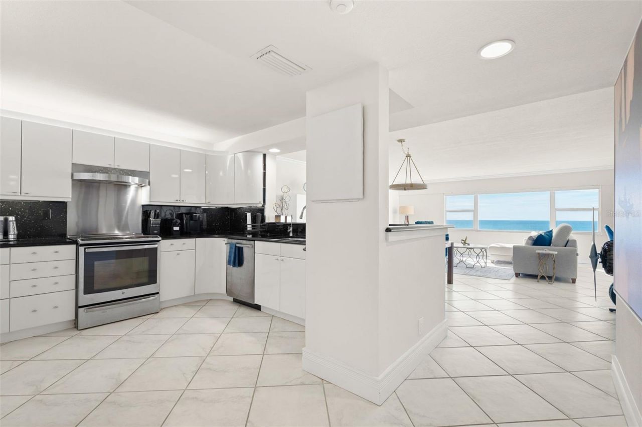 1750 Benjamin Franklin Drive, Unit 8D, Sarasota, FL 34236 Photo