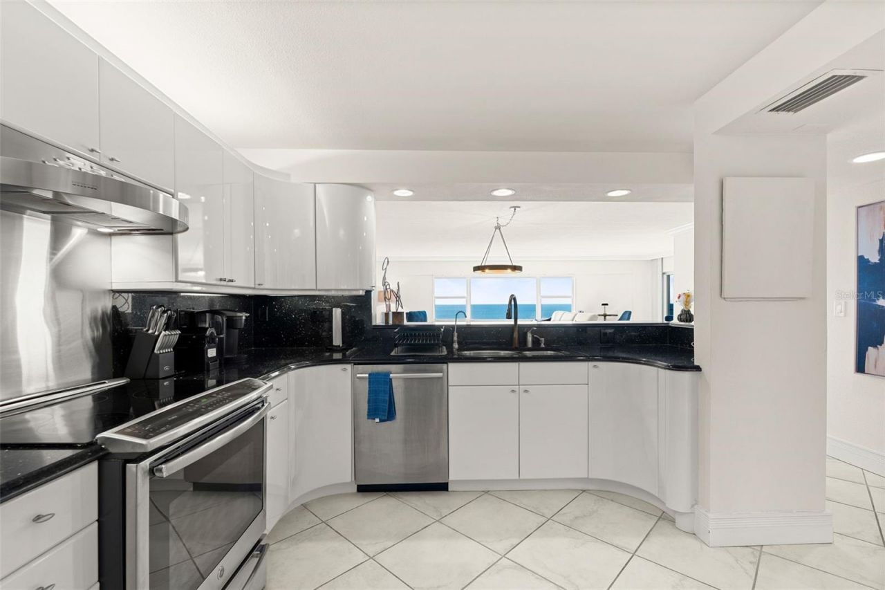 1750 Benjamin Franklin Drive, Unit 8D, Sarasota, FL 34236 Photo