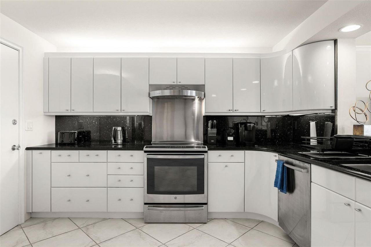 1750 Benjamin Franklin Drive, Unit 8D, Sarasota, FL 34236 Photo