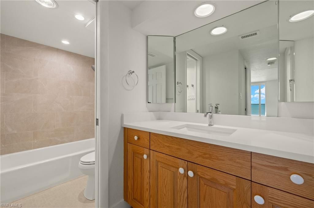 2915 W Gulf Dr, Unit A201, Sanibel, FL 33957 Photo