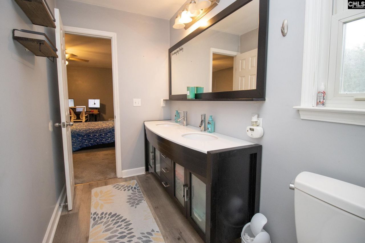 219 Finsbury Road  Photo 21