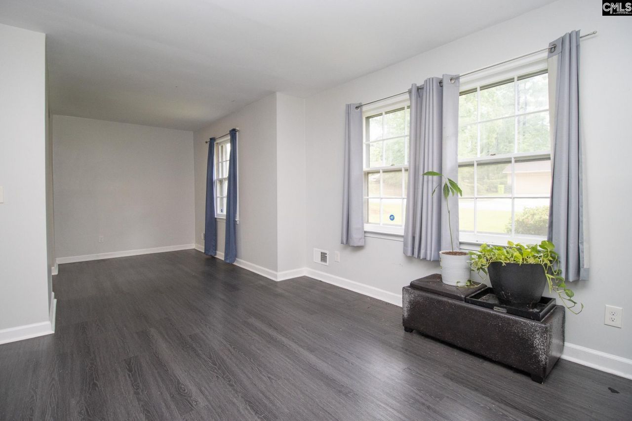 219 Finsbury Road  Photo 7