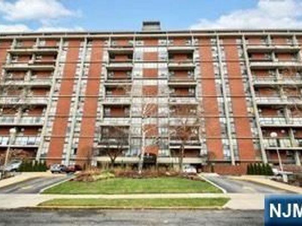 4 Horizon Road G-3, Unit G-3, FORT LEE, NJ 07024