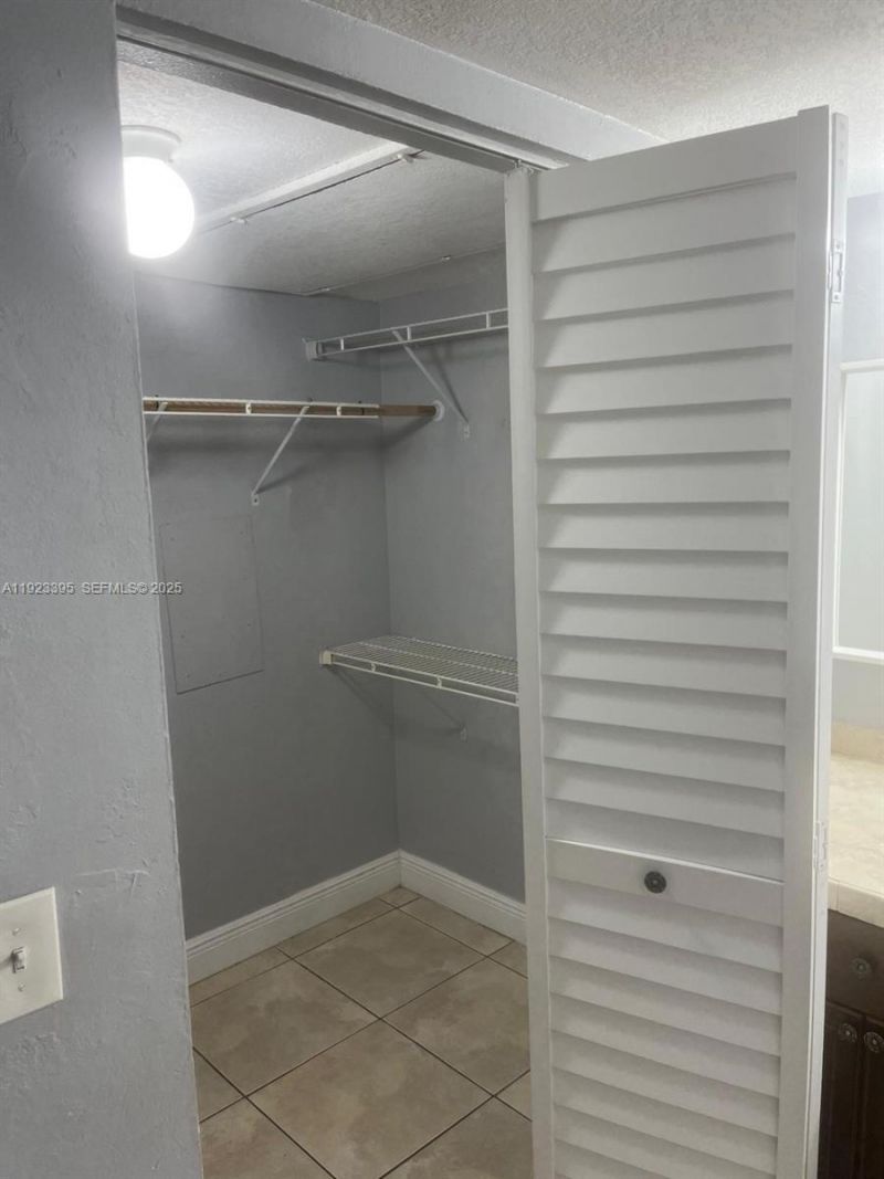 20320 NE 3rd Ct, Unit 7, Miami, FL 33179 Photo