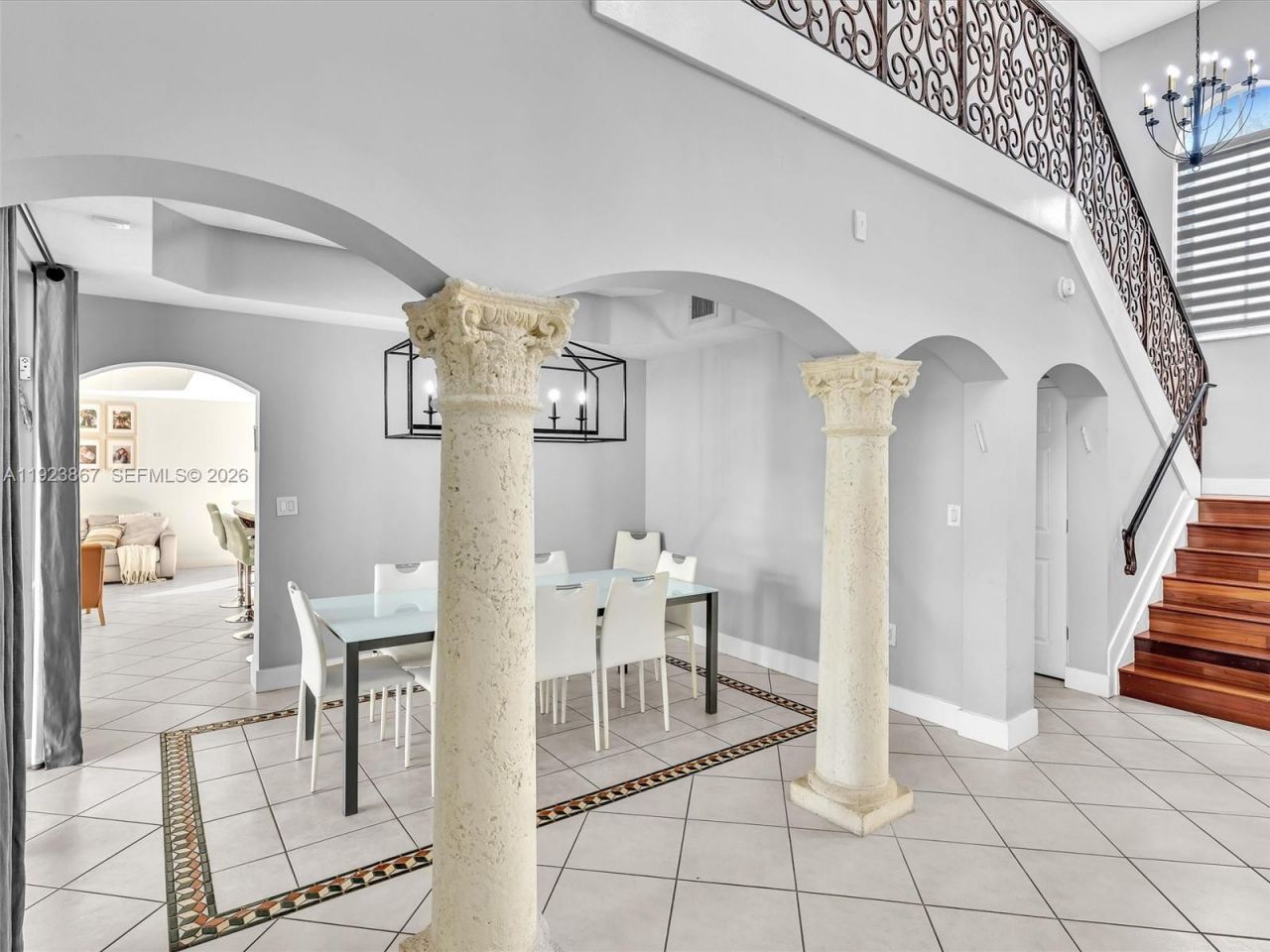 8123 NW 161st Ter, Miami Lakes, FL 33016 Photo