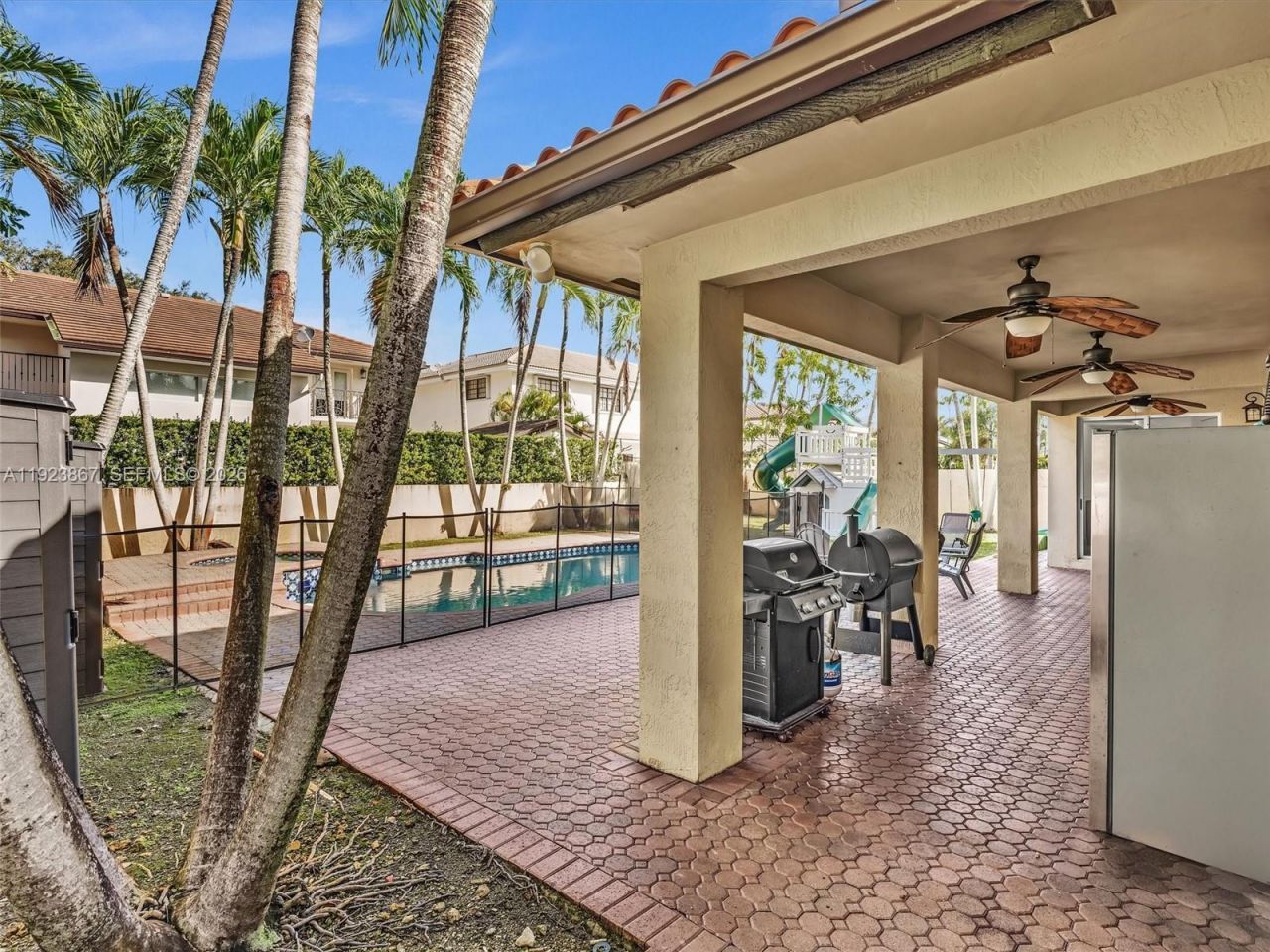 8123 NW 161st Ter, Miami Lakes, FL 33016 Photo