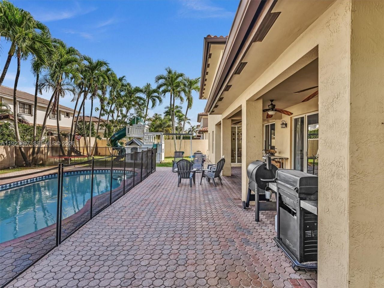 8123 NW 161st Ter, Miami Lakes, FL 33016 Photo