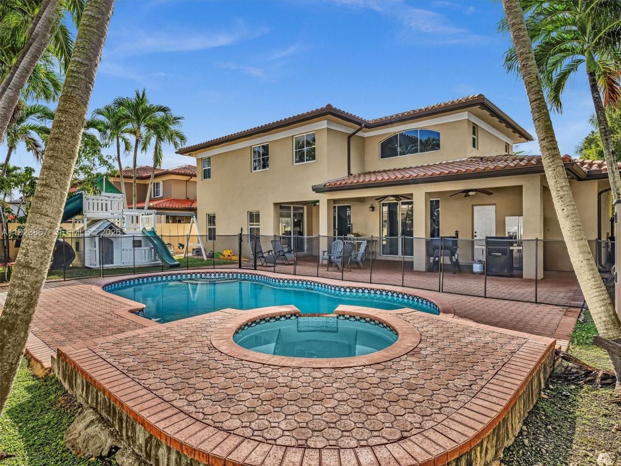 8123 NW 161st Ter, Miami Lakes, FL 33016 Photo