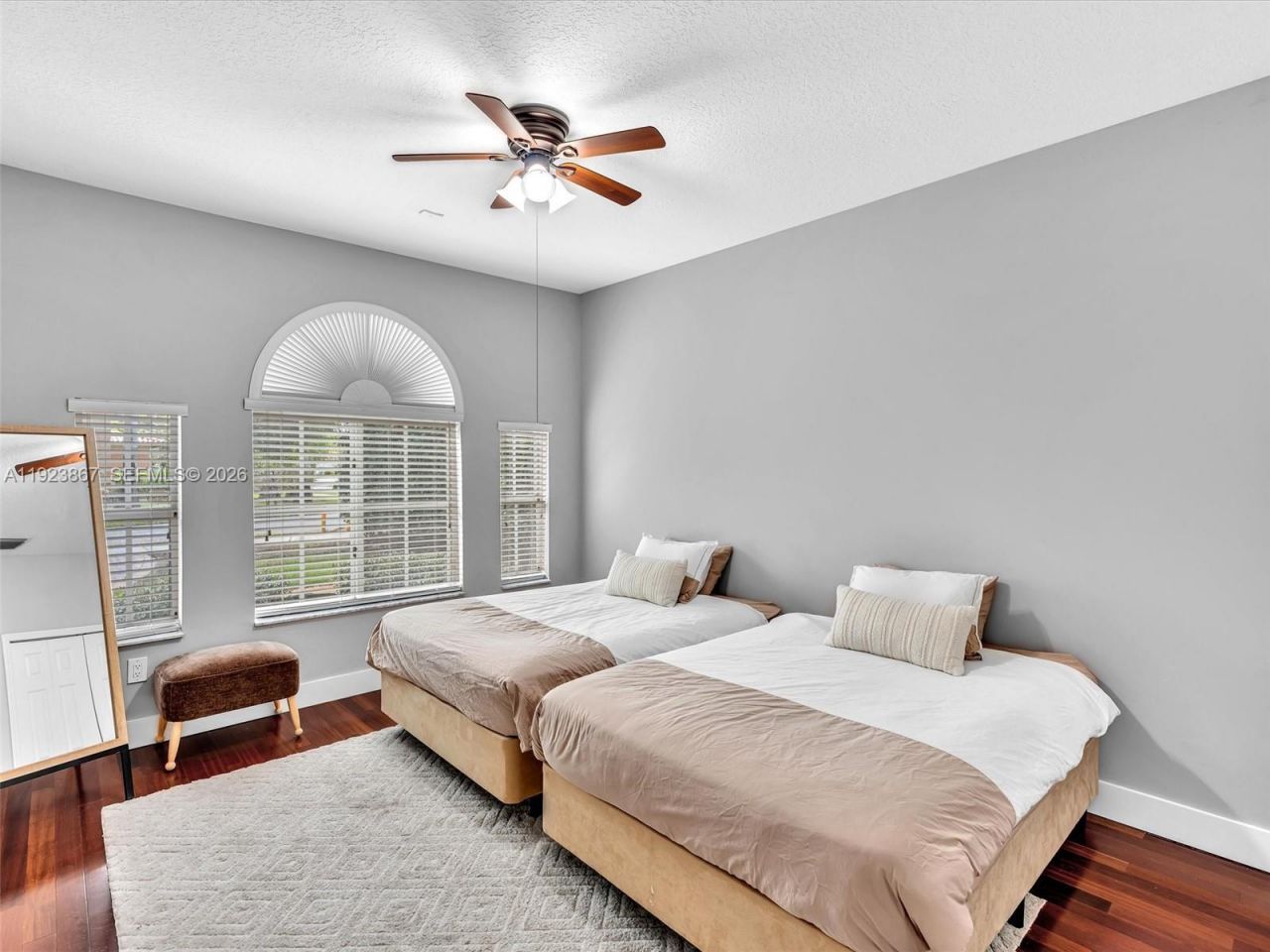 8123 NW 161st Ter, Miami Lakes, FL 33016 Photo