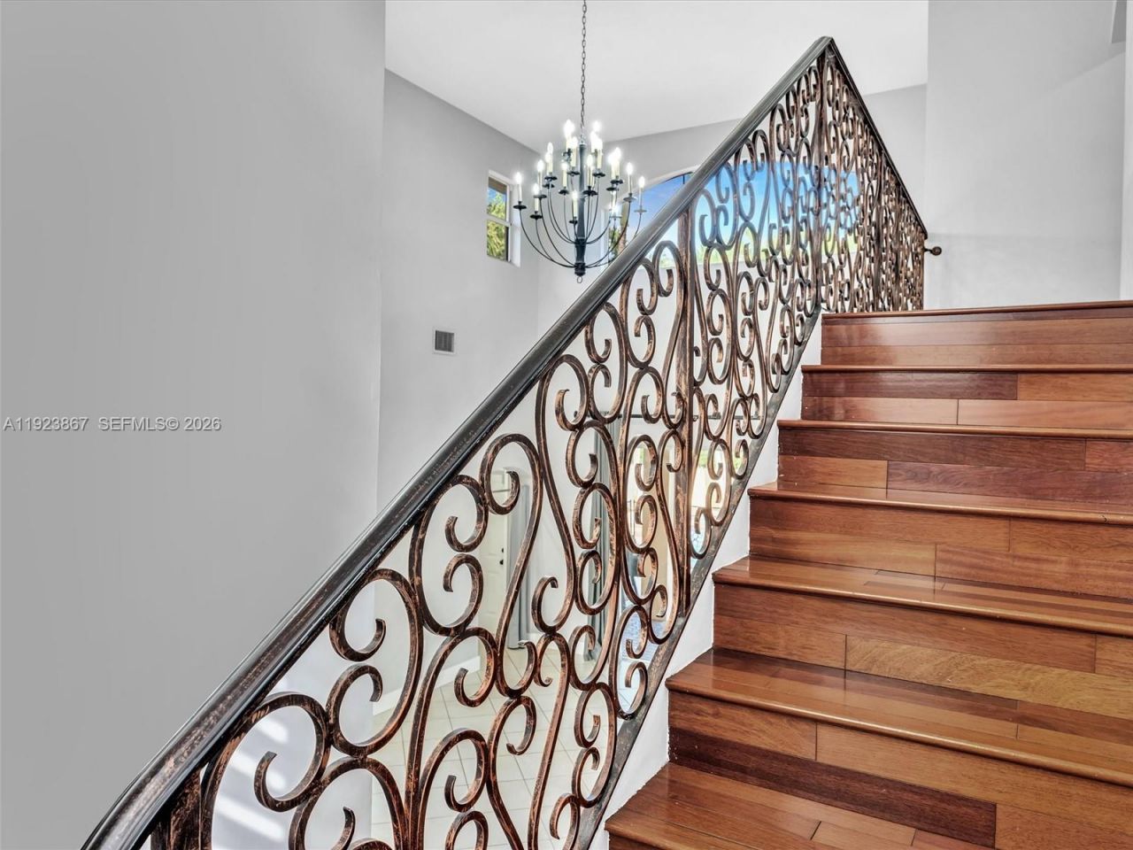 8123 NW 161st Ter, Miami Lakes, FL 33016 Photo