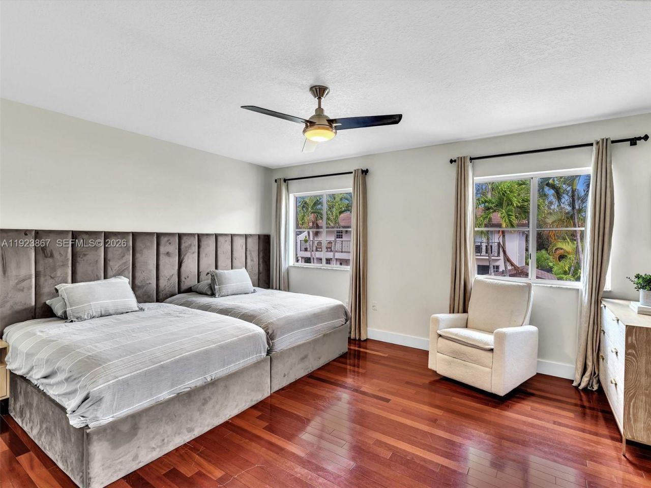 8123 NW 161st Ter, Miami Lakes, FL 33016 Photo