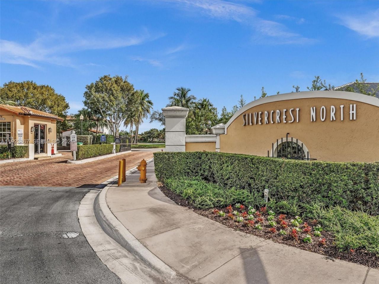 8123 NW 161st Ter, Miami Lakes, FL 33016 Photo