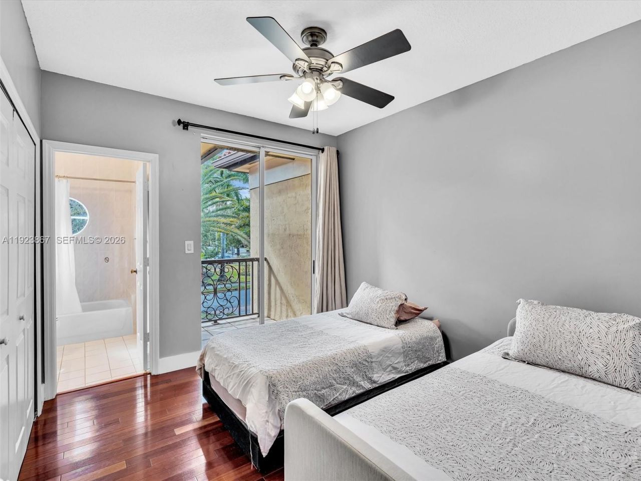 8123 NW 161st Ter, Miami Lakes, FL 33016 Photo