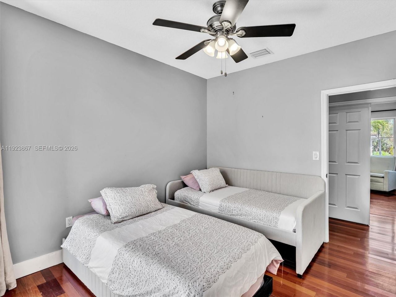 8123 NW 161st Ter, Miami Lakes, FL 33016 Photo