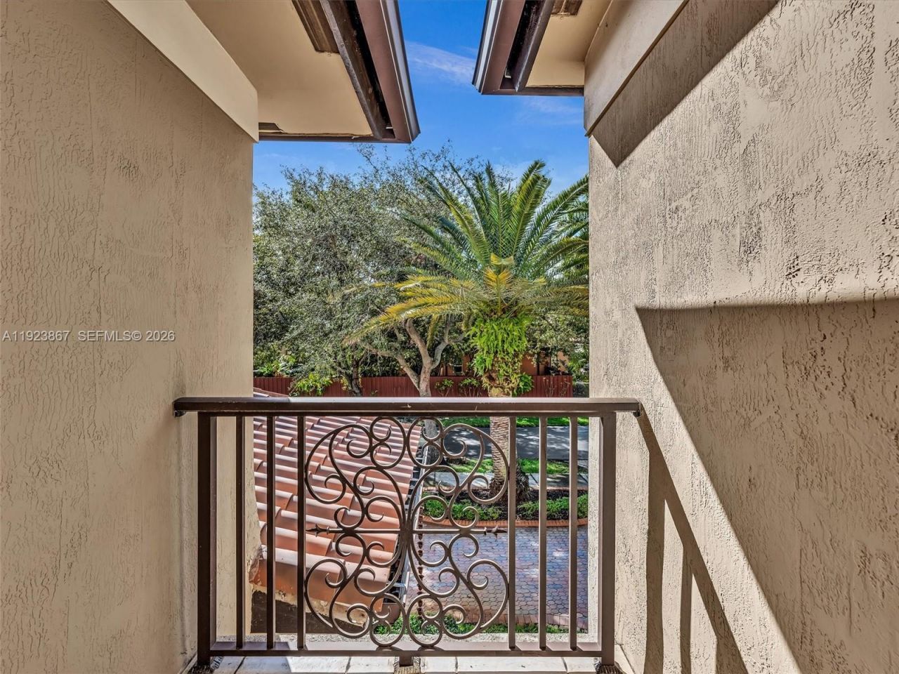 8123 NW 161st Ter, Miami Lakes, FL 33016 Photo