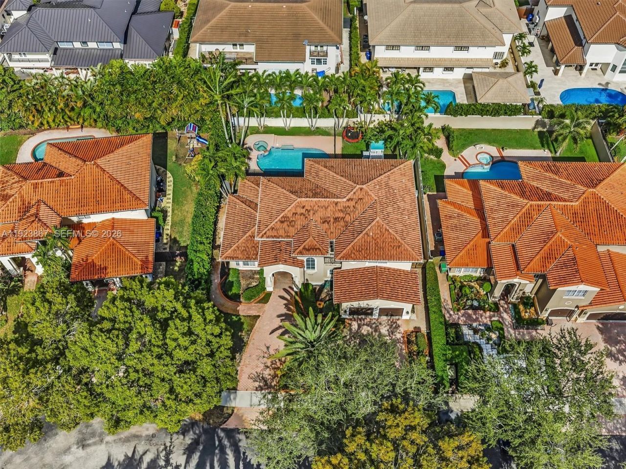 8123 NW 161st Ter, Miami Lakes, FL 33016 Photo