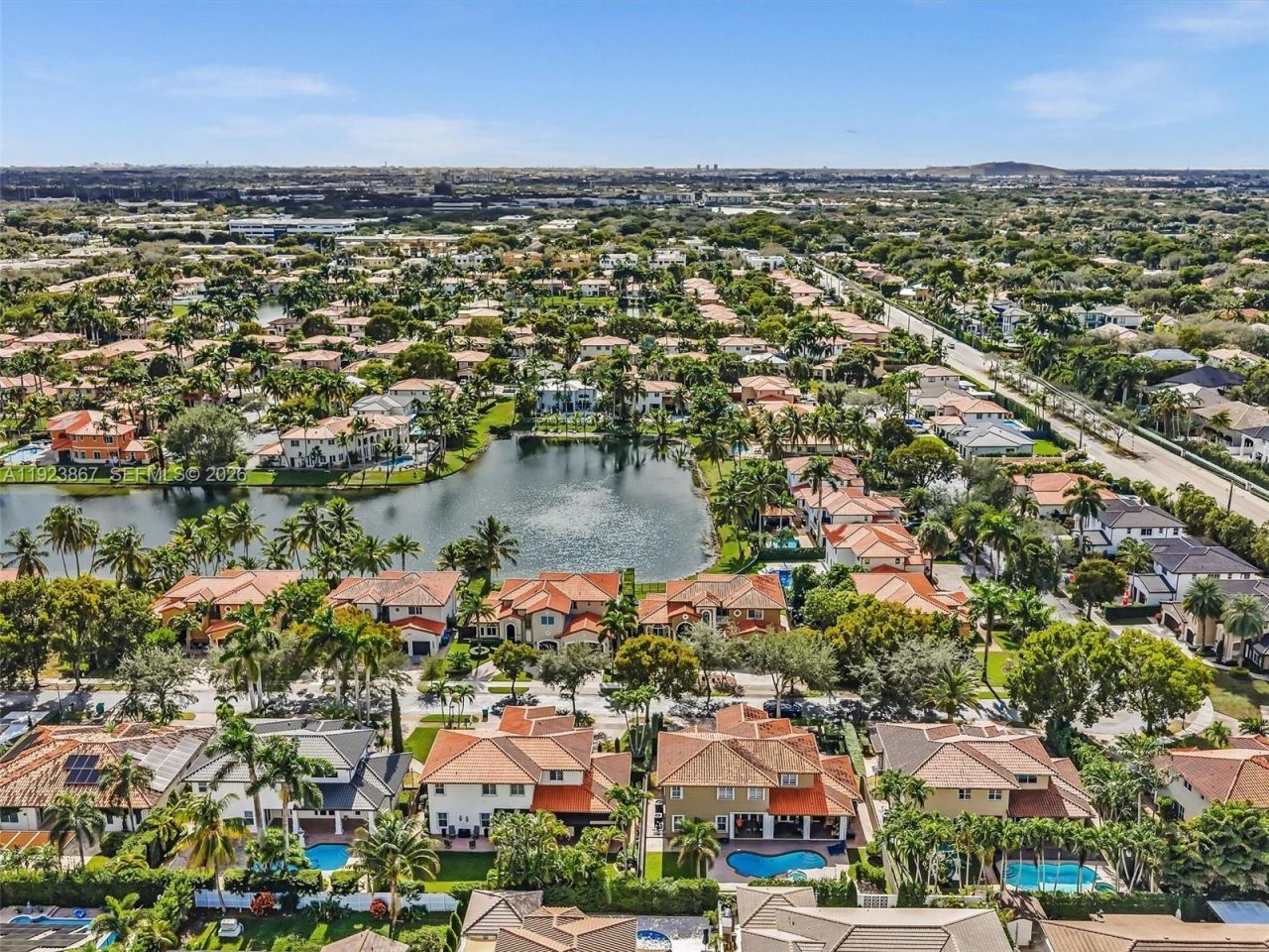 8123 NW 161st Ter, Miami Lakes, FL 33016 Photo