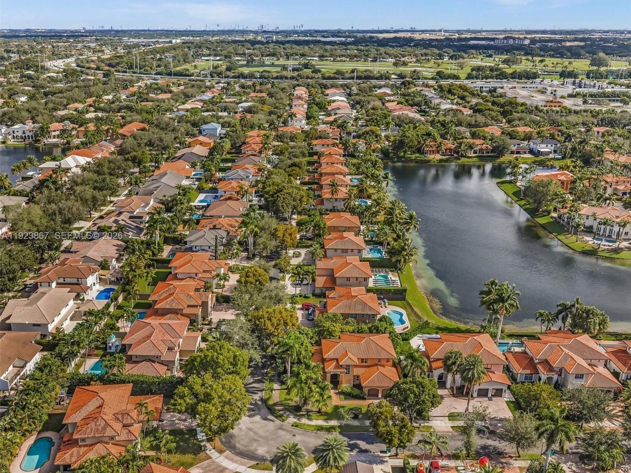 8123 NW 161st Ter, Miami Lakes, FL 33016 Photo