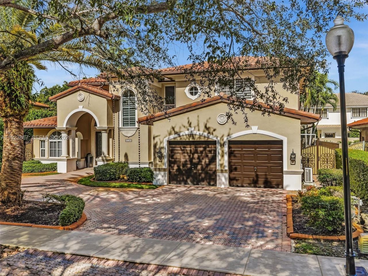 8123 NW 161st Ter, Miami Lakes, FL 33016 Photo