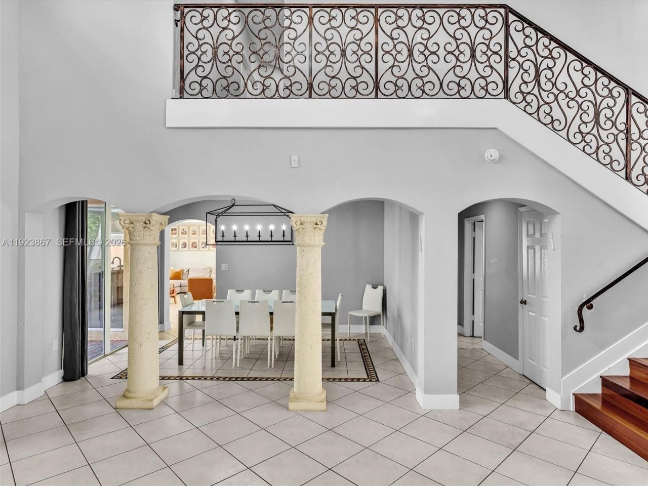 8123 NW 161st Ter, Miami Lakes, FL 33016 Photo