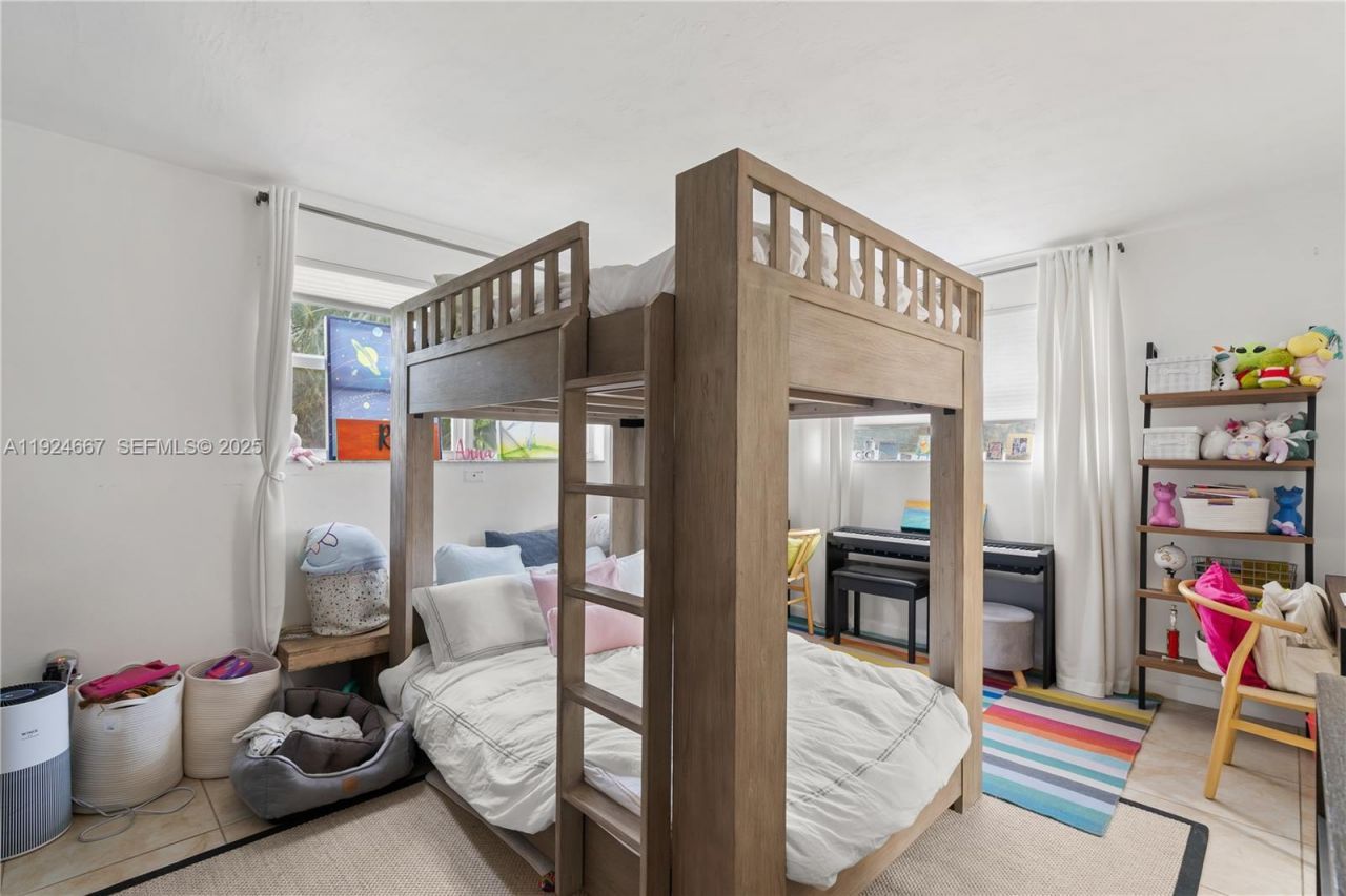 555 Crandon Blvd, Unit 21, Key Biscayne, FL 33149 Photo