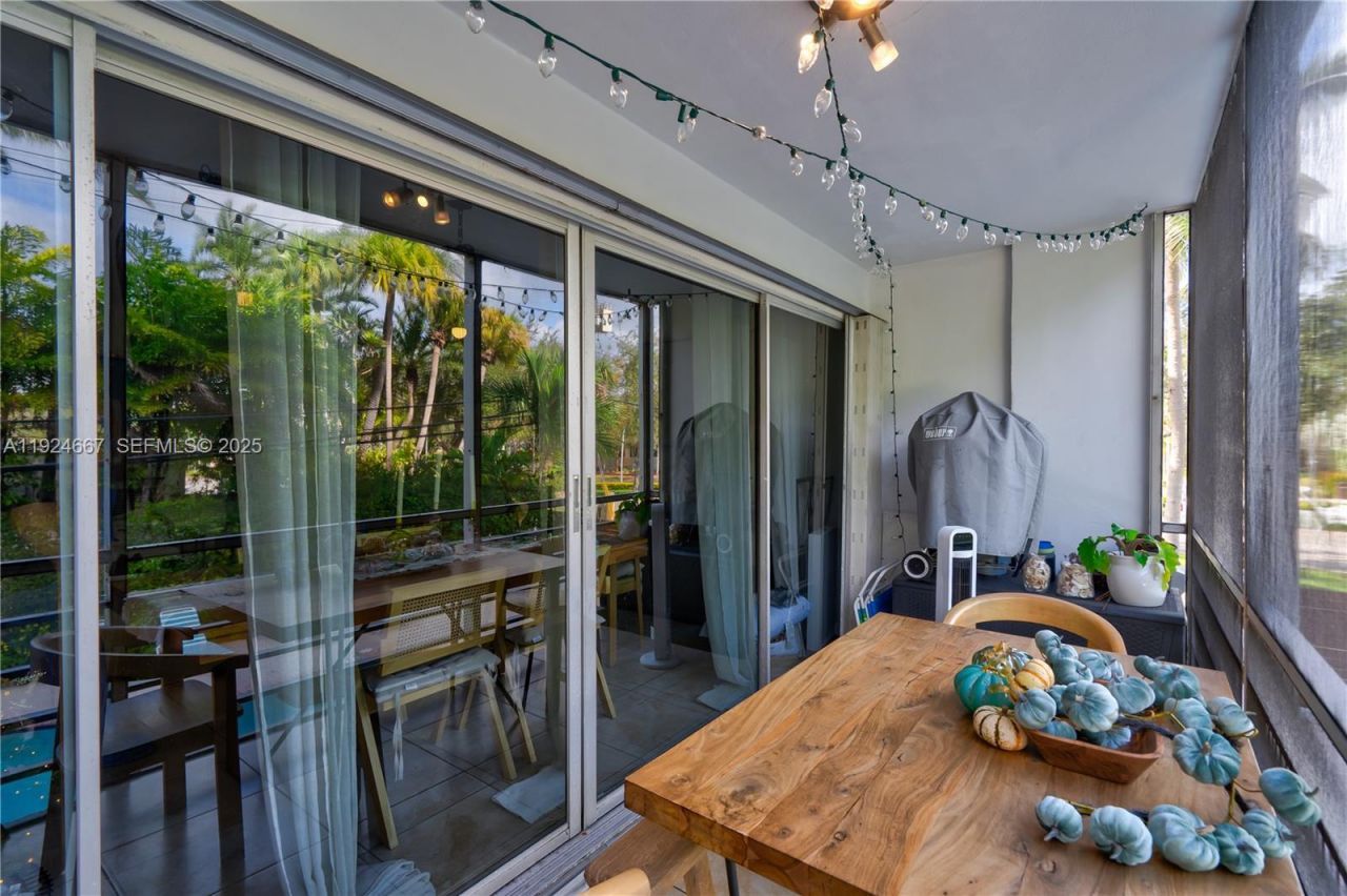 555 Crandon Blvd, Unit 21, Key Biscayne, FL 33149 Photo