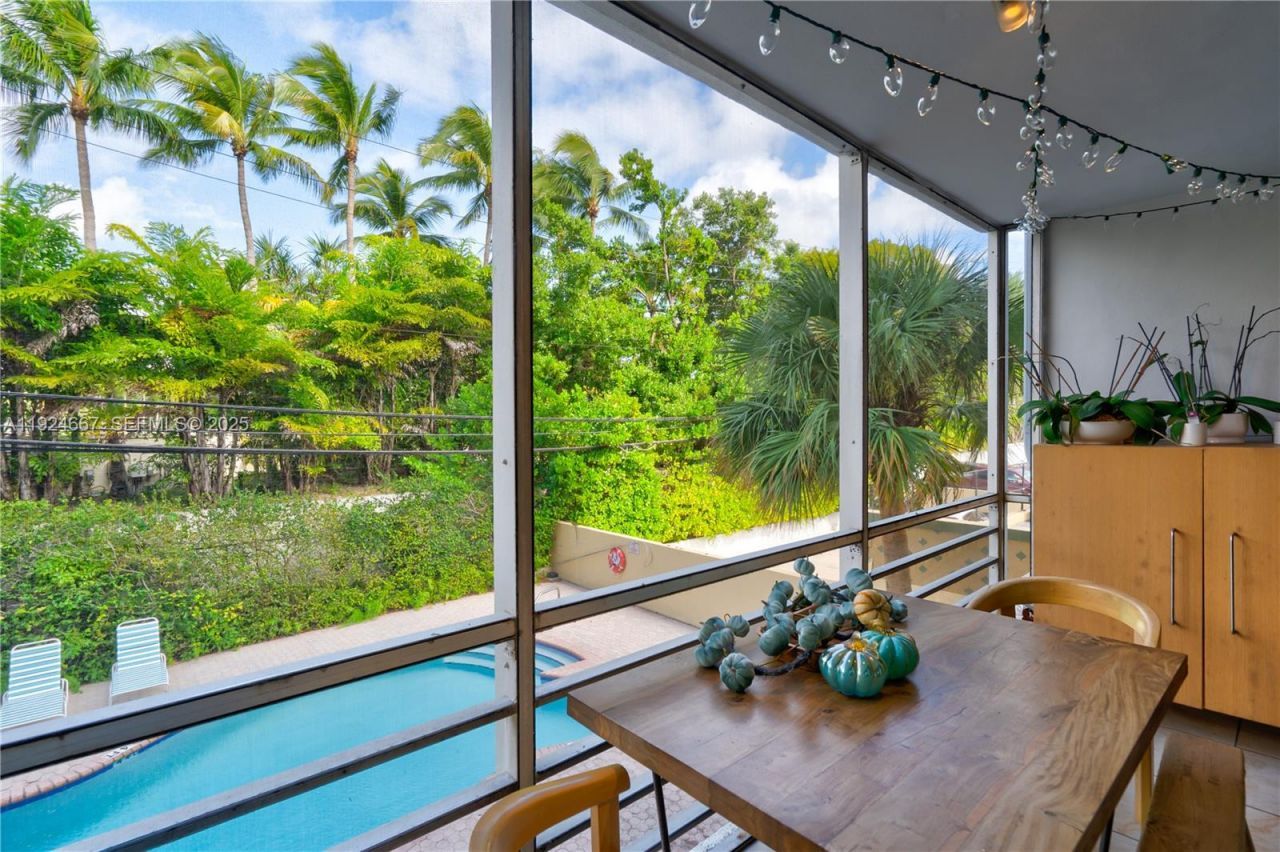 555 Crandon Blvd, Unit 21, Key Biscayne, FL 33149 Photo