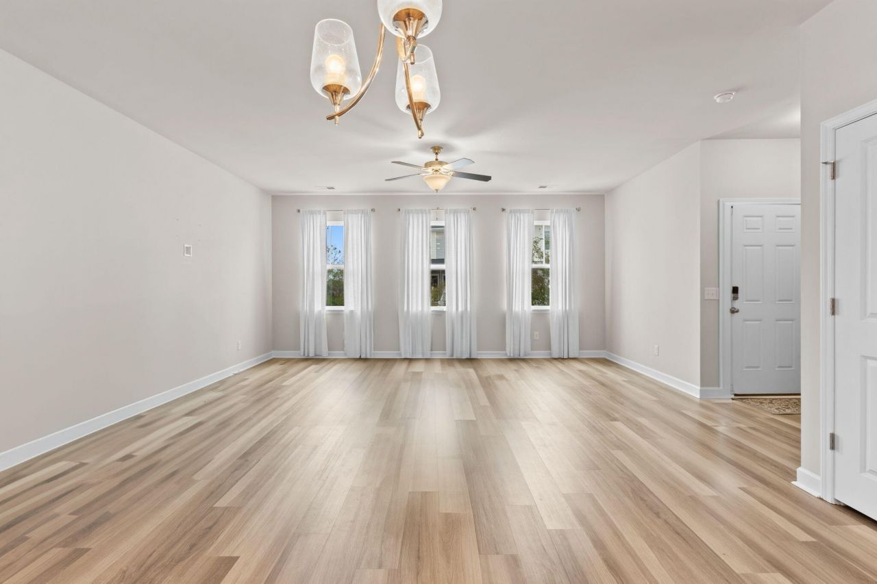 574 Mclernon Trace Photo 6