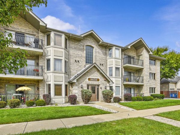 8650 Laporte Avenue, Unit 1A, Burbank, IL 60459
