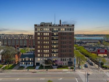 2900 E JEFFERSON Avenue, Detroit, MI 48207