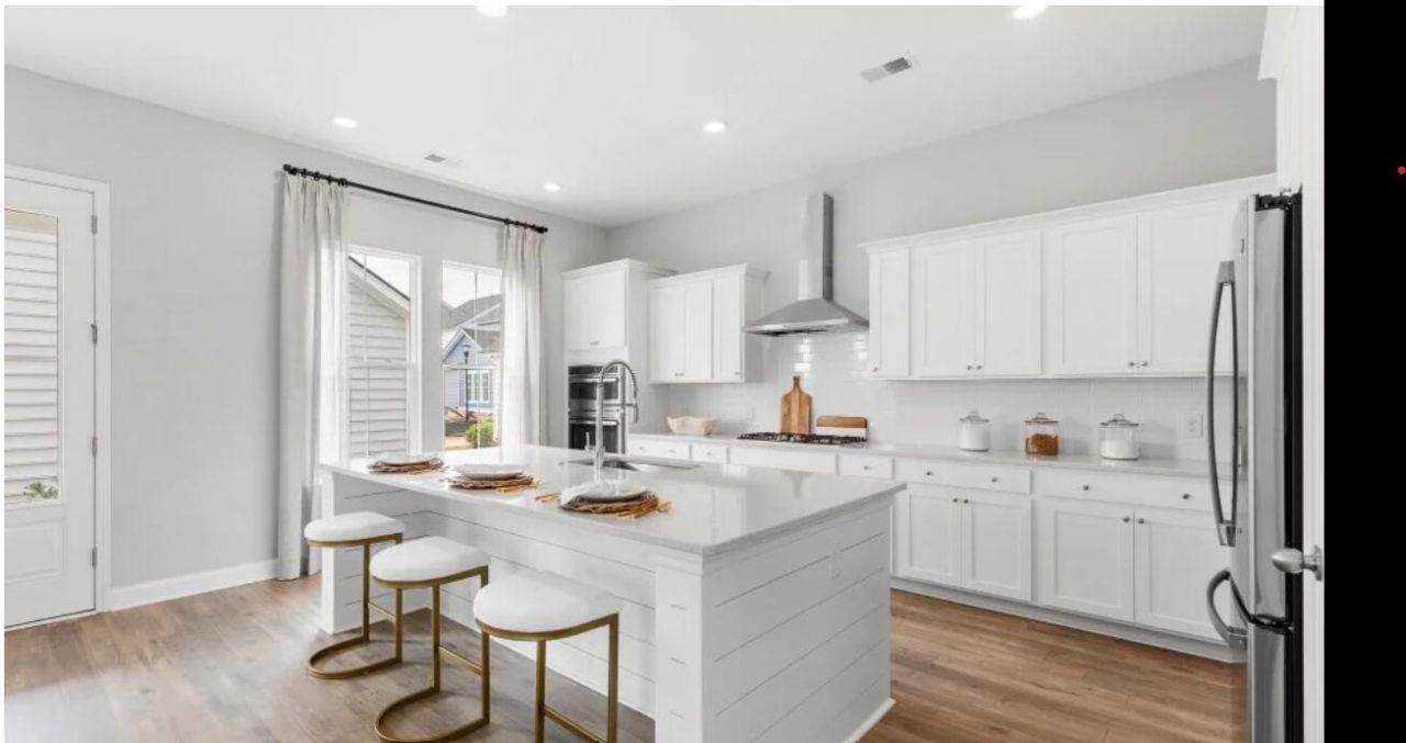 205 Threaded Fern Street Photo 5