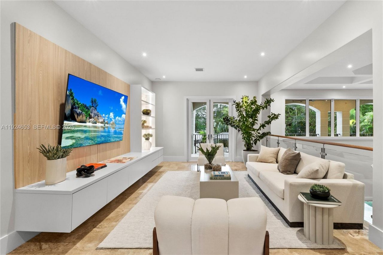 6080 SW 104th St, Pinecrest, FL 33156 Photo