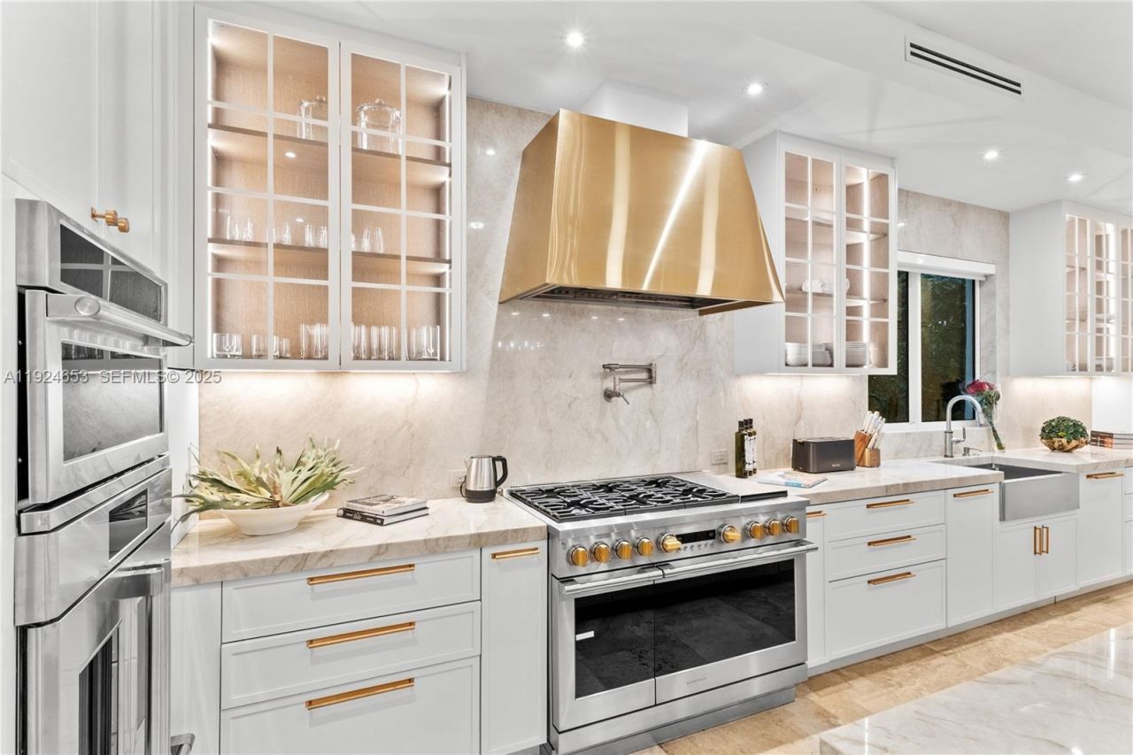 6080 SW 104th St, Pinecrest, FL 33156 Photo