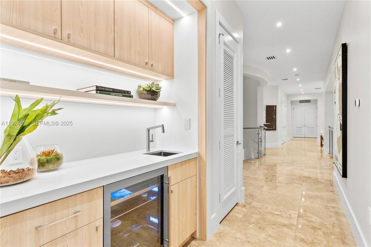 6080 SW 104th St, Pinecrest, FL 33156 Photo