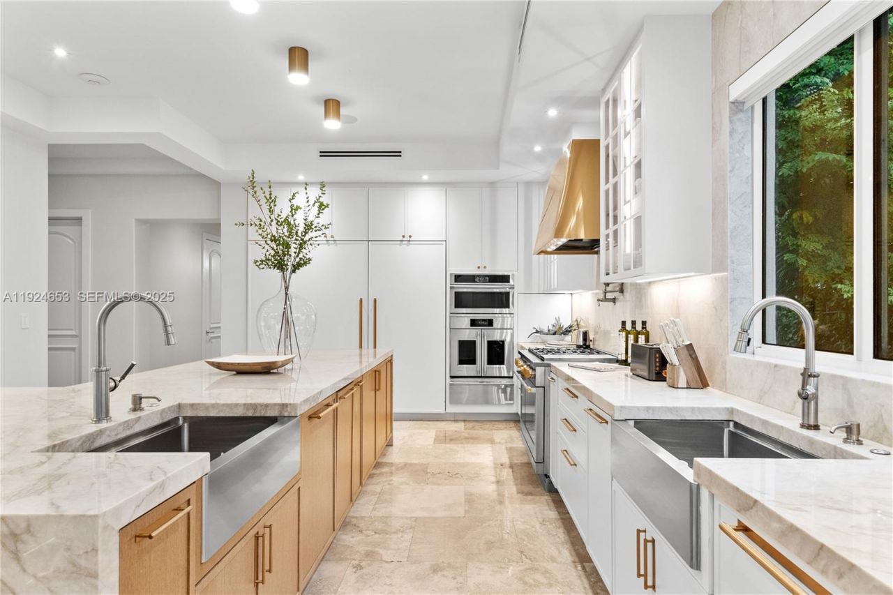 6080 SW 104th St, Pinecrest, FL 33156 Photo