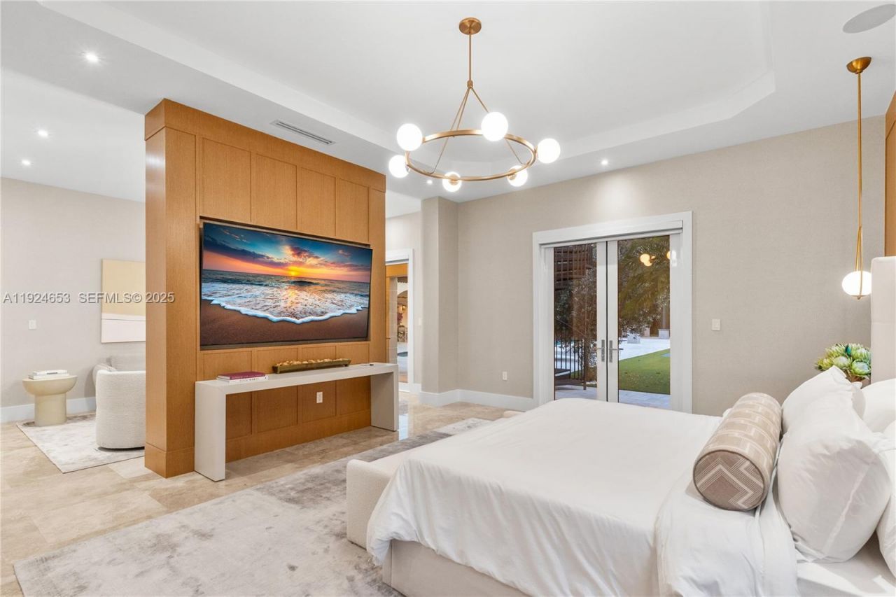 6080 SW 104th St, Pinecrest, FL 33156 Photo